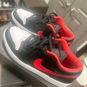 Men’s Jordan 1 low top, Black and Red, white sole Sneakers size 11